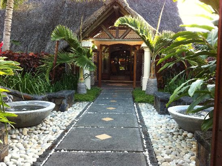 Lux Me spa entrance