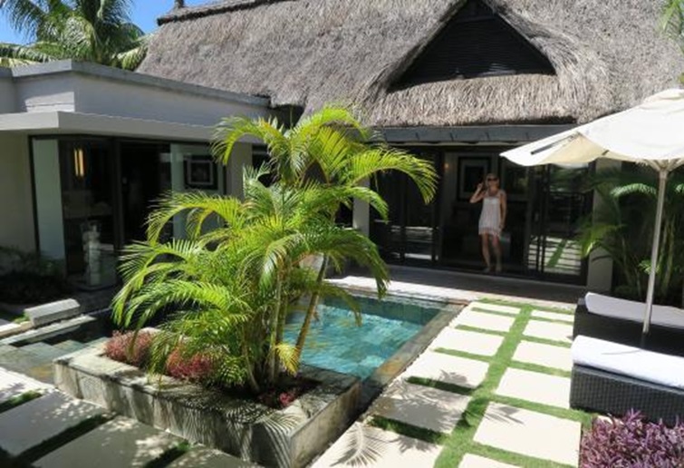 Outdoor area to private villa